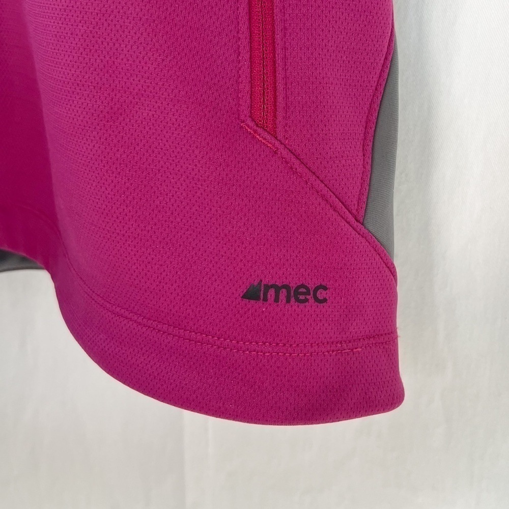 MEC Adjustable Lightweight Colour Block Vest - Picture 2 of 13